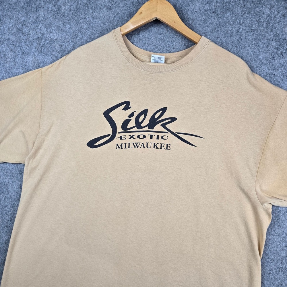 Gildan Silk Exotic Milwaukee T Shirt Mens XL Tan Graphic Logo Lounge Streetwear